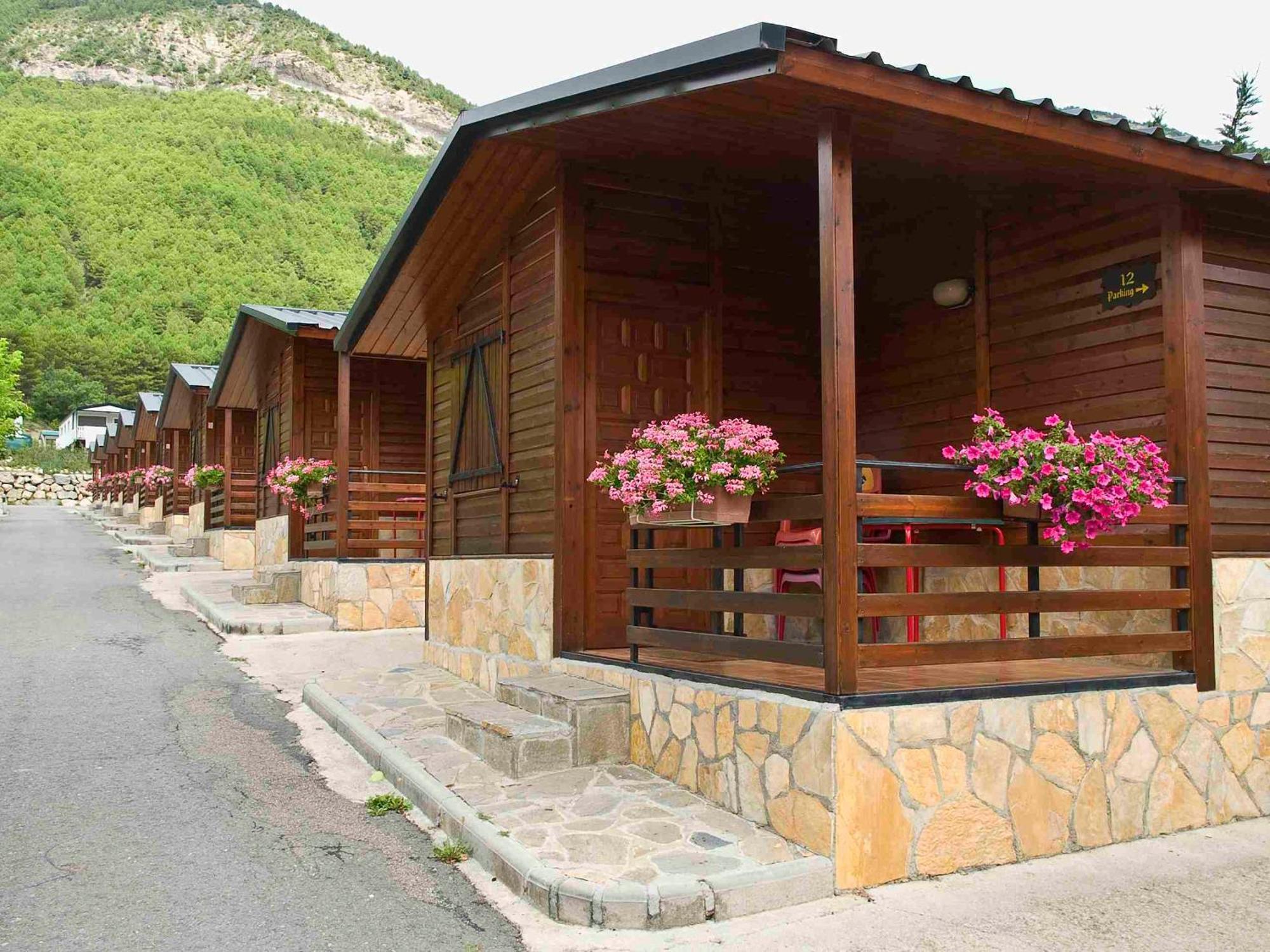 Camping Valle De Tena Sabiñánigo Kültér fotó